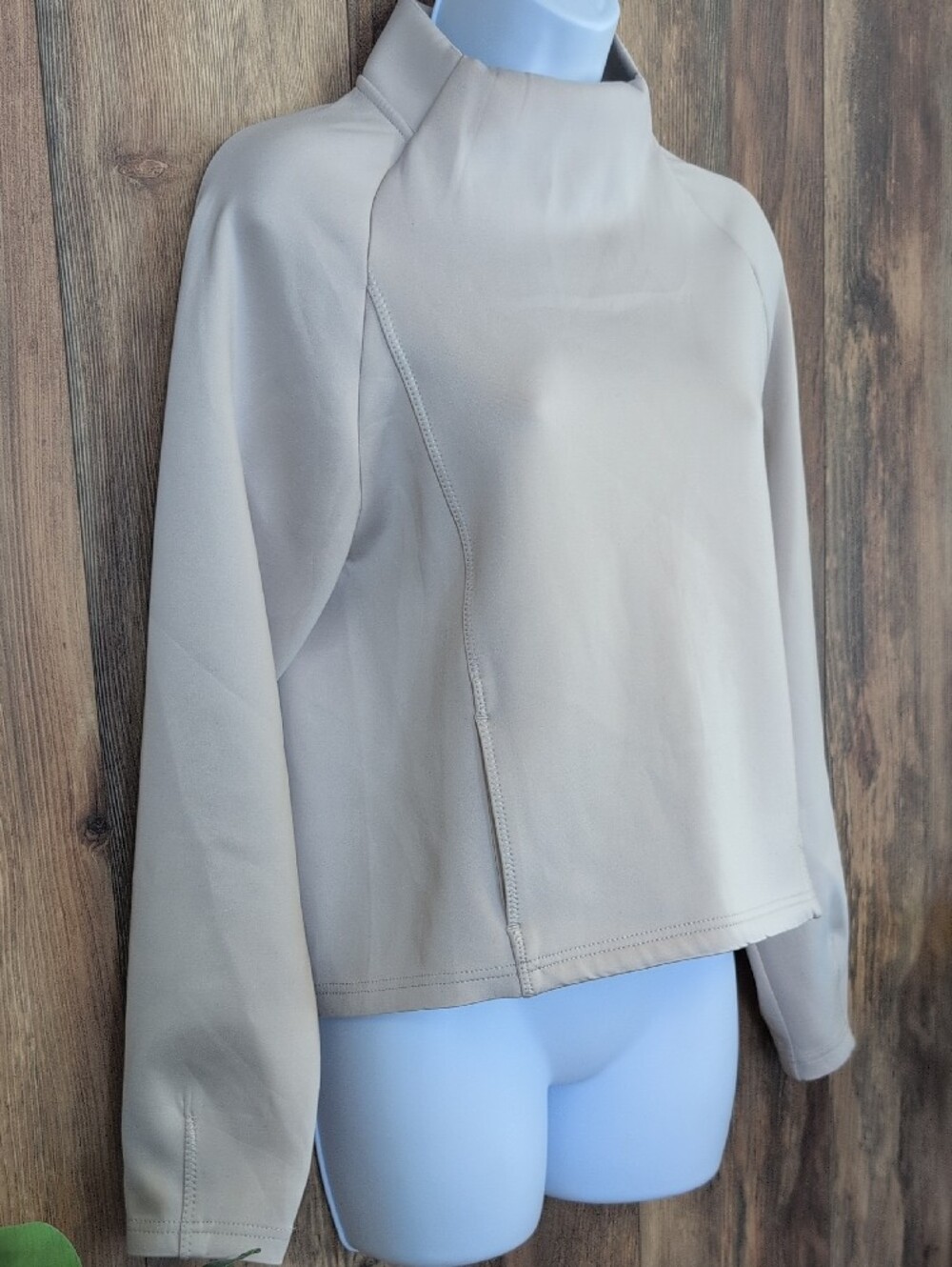 Lole Beige Mock Neck Women's Top Pullover Sweatshirt XS 693A